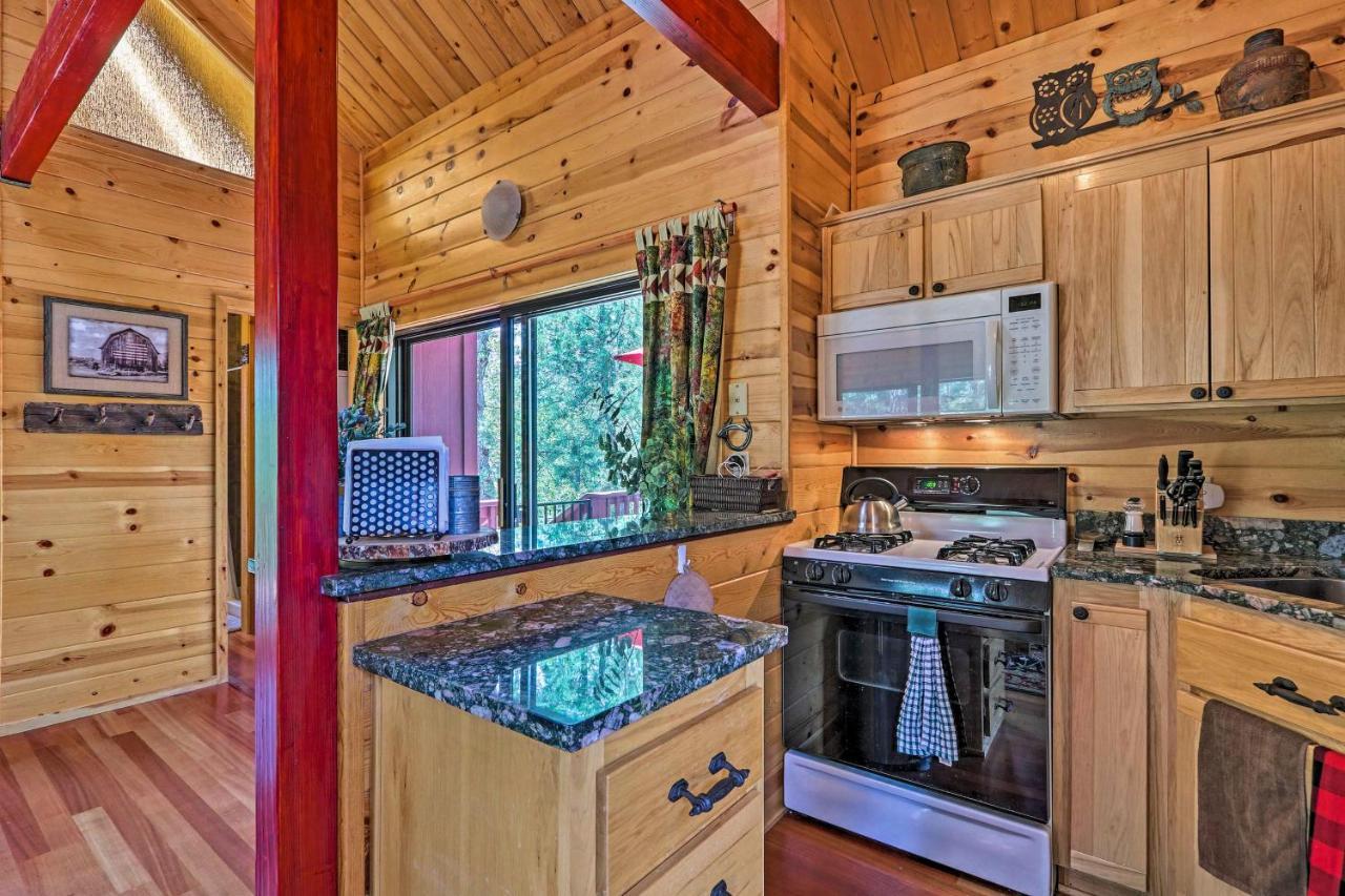 Romantic Strawberryandpine Studio Cabin With Deck! Eksteriør billede